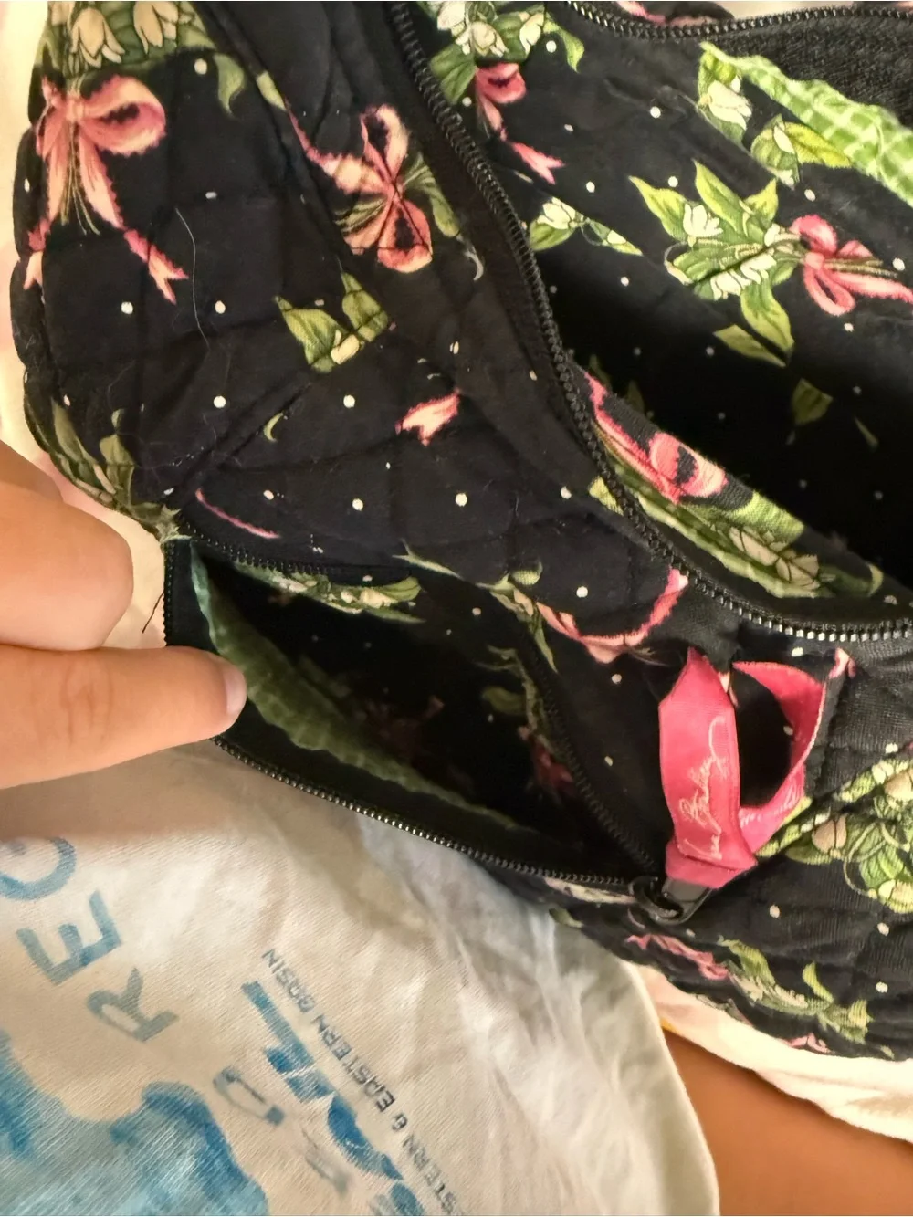 Vera Bradley - Retired print “New Hope” Hand bag/Shoulder bag